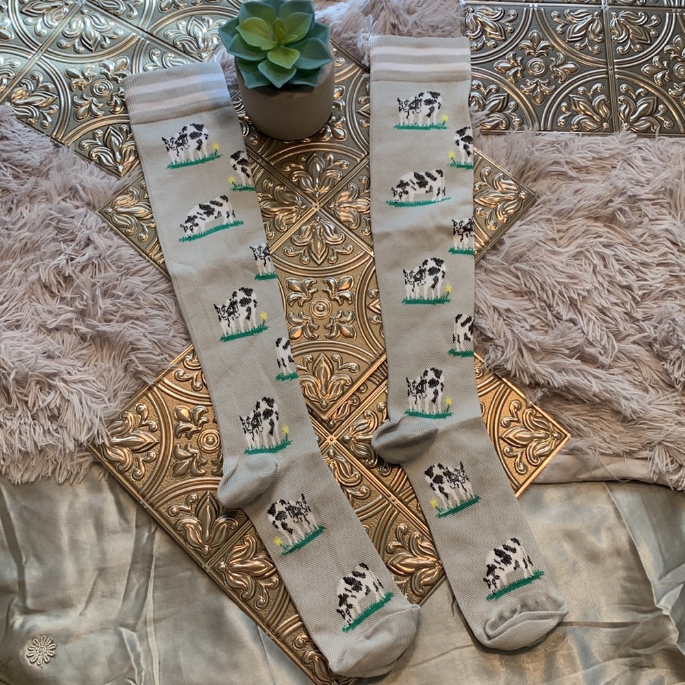 🌹New Cute Cow Print Long Knee High Compression Socks Size L/XL - TOOO CUTE! - Picture 4 of 8